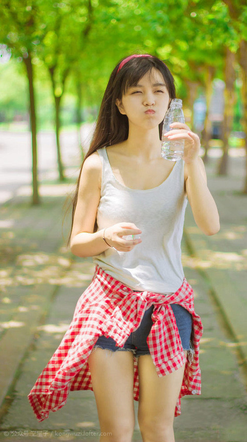 关于蜜月直播的信息